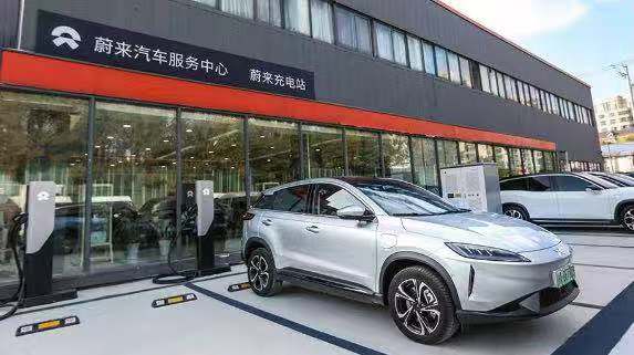 小鹏汽车宣布与蔚来 NIO Power 达成充电合作，推动智能汽车出行体验持续优化  