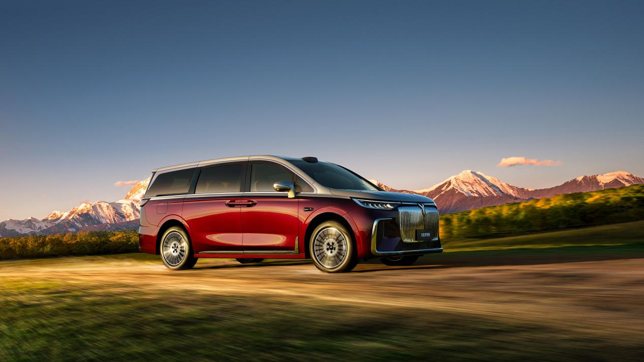 从产品到生态，岚图梦想家如何构建中国高端MPV护城河？